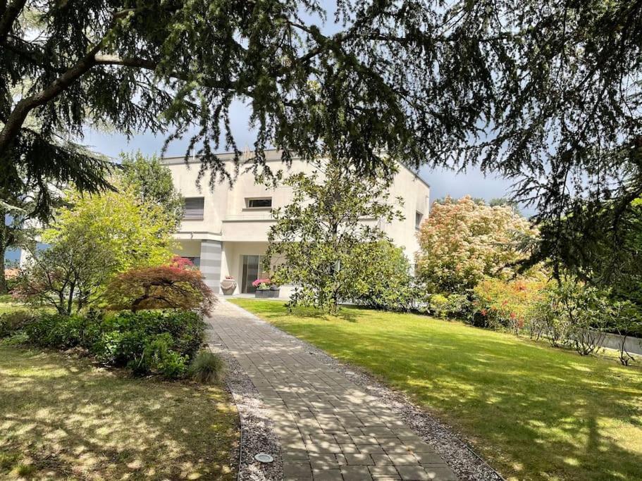 My Humble House -Appartamento In Villa Con Vista Lago Oggiono Exterior photo